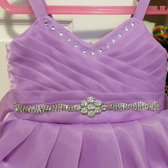 Gorgeous ball gown for 6-7year old - Picture 2 of 3